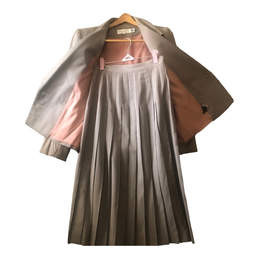 Women’s Set of Tan Skirt and Blazer 100 Pure wool Size 10